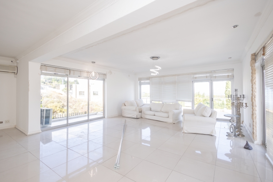 6 Bedroom Property for Sale in Fairway Heights Western Cape